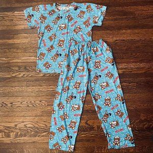 Two-piece teddy bear pajama set